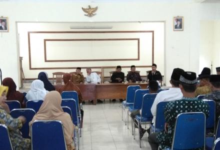 PENGAJIAN DAN BUKA BERSAMA PAMONG DESA  DAN ANGGOTA LKD (LEMBAGA KEMASYARAKATAN DESA) SE TIMBULHARJO